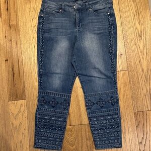 Bandolino Blue Cropped Jeans with Embroidered Trim😊